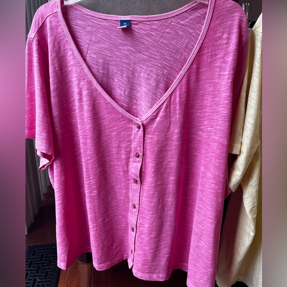 Old Navy cotton button V neck textured shirt, yellow and pink 2X - Picture 2 of 6